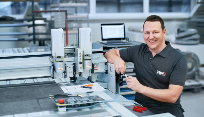 ZUND_IMAGE_MITARBEITER_MICHAEL_0211207117_INTERNET ZUND_IMAGE_MITARBEITER_MICHAEL_0211207117_INTERNET