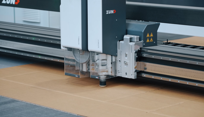 Q-Line Cutter taglia il cartone - in uso presso Cartoveneta Q-Line Cutter taglia il cartone - in uso presso Cartoveneta